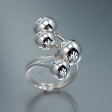 Load image into Gallery viewer, Multi ball silver ring