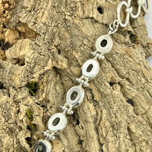 Cargar imagen en el visor de la galería, Pulsera de Topacio Azul y Ópalo. Plata de Ley 925