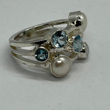Cargar imagen en el visor de la galería, Blue topaz opal and earl bubble ring