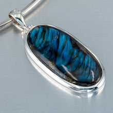 Load image into Gallery viewer, Large oval labradorite pendant