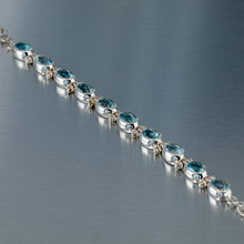 Cargar imagen en el visor de la galería, Pulsera de Topacio Azul y Ópalo. Plata de Ley 925