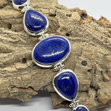 Cargar imagen en el visor de la galería, Pulsera grande de lapislázuli con múltiples piedras, plata de ley 925