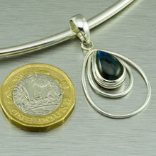 Load image into Gallery viewer, Labradorite and silver necklace