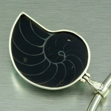 Load image into Gallery viewer, Nautilus Shell Medium Size Pendant