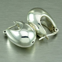 Load image into Gallery viewer, Chunky silver hoop earrings
