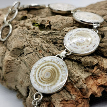 Load image into Gallery viewer, Sterling Silver Antik Shell Bracelet