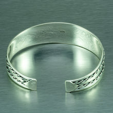 Load image into Gallery viewer, Wide sterling silver plain bangle with rope pattern edging
