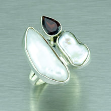 Load image into Gallery viewer, Biwa pearl and garnet three stone silver ring