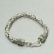 Load image into Gallery viewer, Mens Bizzantine silver bracelet