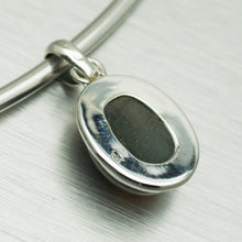 Load image into Gallery viewer, Labradorite oval pendant - Gemstonz Silver