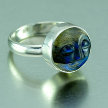 Load image into Gallery viewer, Small round carved moonface Labradorite ring in sterling silver