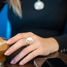 Load image into Gallery viewer, Oval mother of pearl sterling silver ring