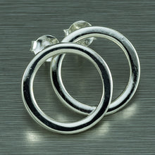 Load image into Gallery viewer, Circle Sterling Silver Stud Earrings.