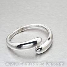 Load image into Gallery viewer, Sterling silver, spring hinged, shiny bangle