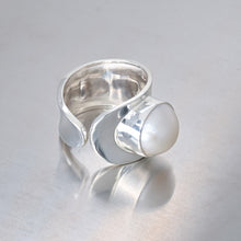 Load image into Gallery viewer, Adjustable Mabe Pearl Wrap-Ring, 925 Sterling Silver
