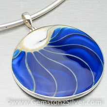 Load image into Gallery viewer, Large, round cream shell pendant - Gemstonz Silver