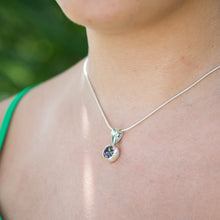 Cargar imagen en el visor de la galería, Small round mystic topaz pendant.