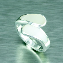 Load image into Gallery viewer, Mother of pearl inlay, sterling silver ring