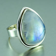Cargar imagen en el visor de la galería, Large Rainbow Moonstone Pear Shape Silver Ring