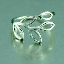 Load image into Gallery viewer, Tiny Silver Plant Ring
