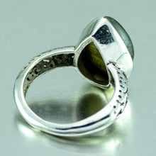 Load image into Gallery viewer, Labradorite Pear Shape Ring