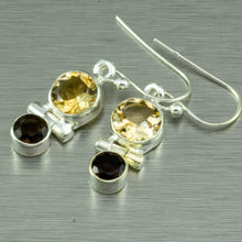 Load image into Gallery viewer, Citrine and smokey quartz small hinged earrings