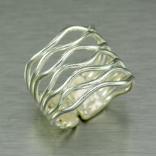 Load image into Gallery viewer, Silver wire 'Wiggle' Ring