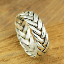 Load image into Gallery viewer, Men's Sterling Silver Interlaced Ring