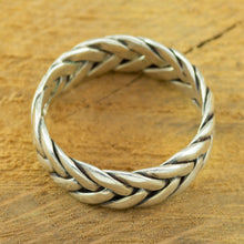 Load image into Gallery viewer, Men's Sterling Silver Interlaced Ring