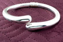 Load image into Gallery viewer, Sterling silver, spring hinged, shiny bangle