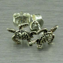 Load image into Gallery viewer, Turtle design silver stud earrings