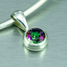 Cargar imagen en el visor de la galería, Small round mystic topaz pendant.