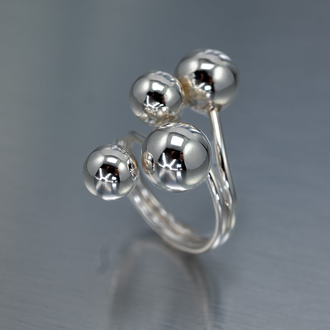 Multi ball silver ring