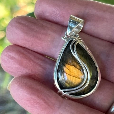 Flashy Labradorite Wire wrapped Pendant, 925 Sterling Silver