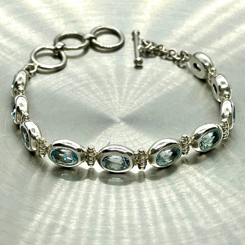 Pretty Blue Topaz Bracelet. 925 Sterling Silver