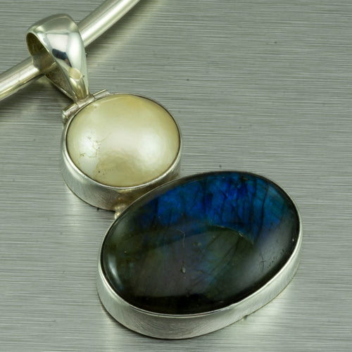 Labradorite and mabe pearl pendant - Gemstonz Silver