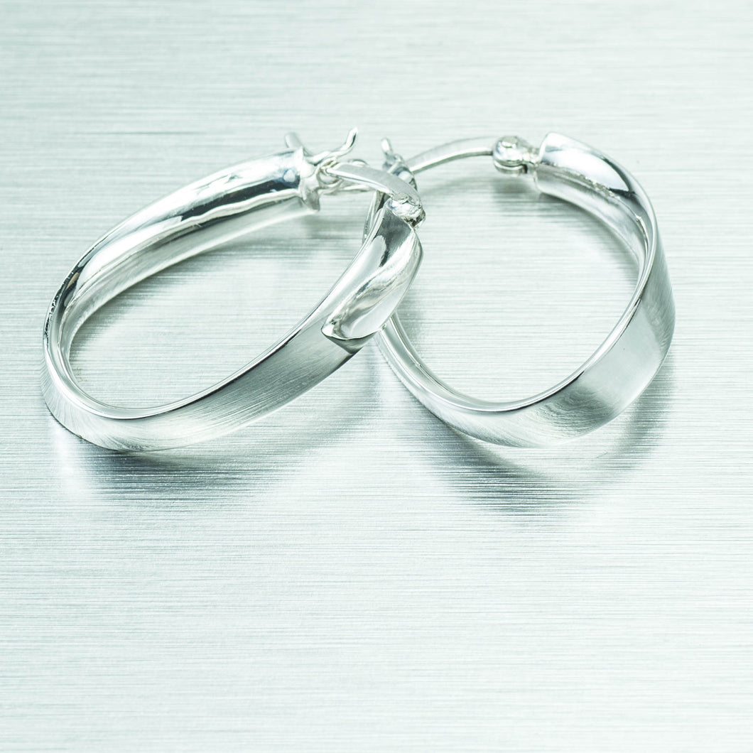 Aretes De Aro Piedra Verde – Plata Esterlina – Minimalist Style Aretes De Aro Piedra Verde – Plata Esterlina – Minimalist Style