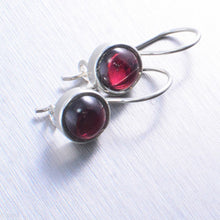 Load image into Gallery viewer, Garnet cabochon small round silver earrings