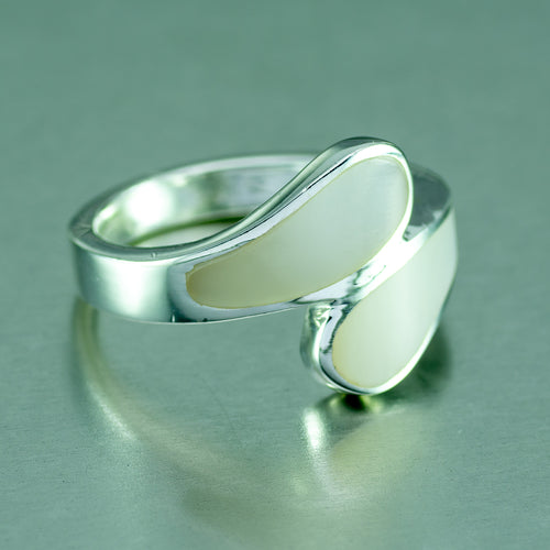Mother of pearl inlay, sterling silver ring