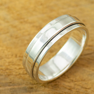 Polished sterling silver, plain mens spinner ring